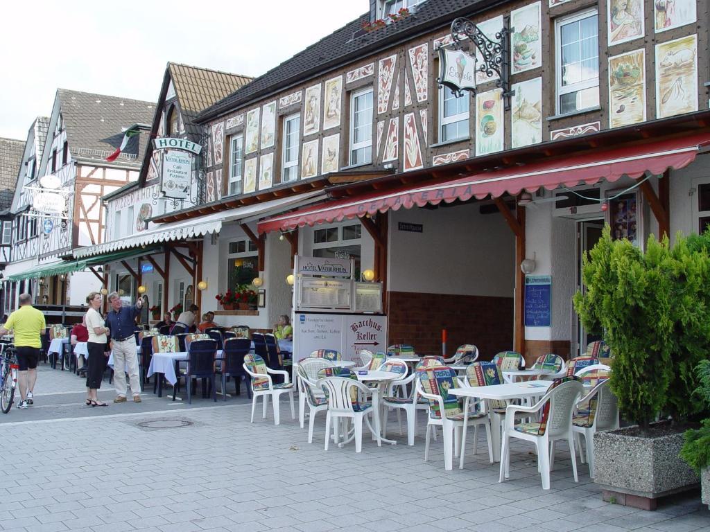 באד ברייסיג Hotel Vater Rhein מראה חיצוני תמונה